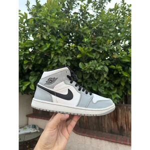 Men's Air Jordan 1 Mid Sneakers Size 8.5 Light Smoke Grey/Black/White 554724-092